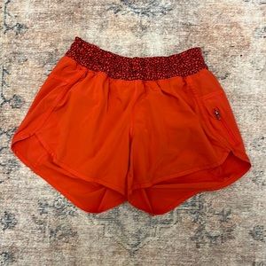 Lululemon Women’s Tracker Short- Size 8